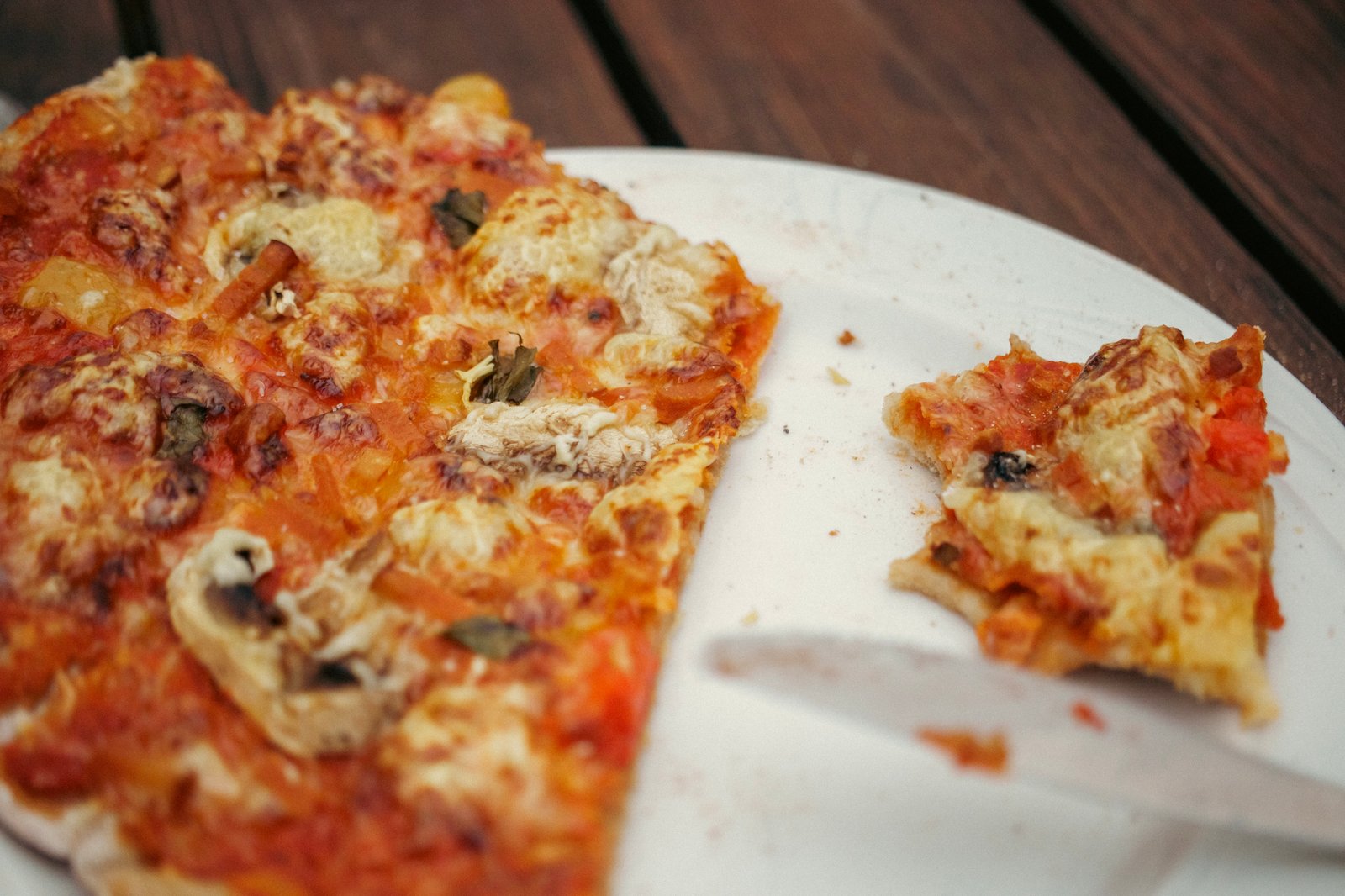 Pizza dégustée en terrasse